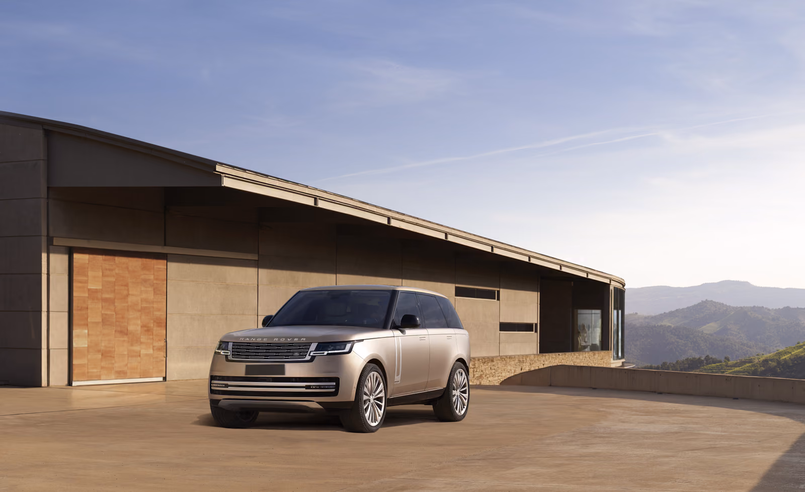Range Rover — вид сбоку