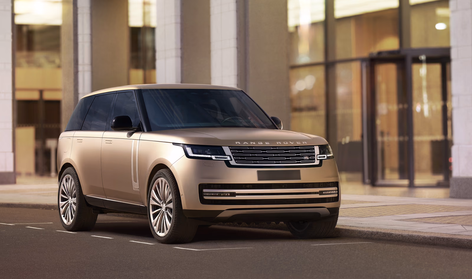Range Rover — вид сзади