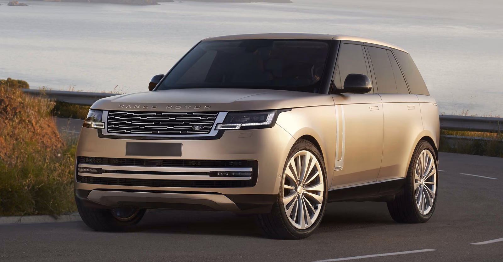 Range Rover — спереди в три четверти