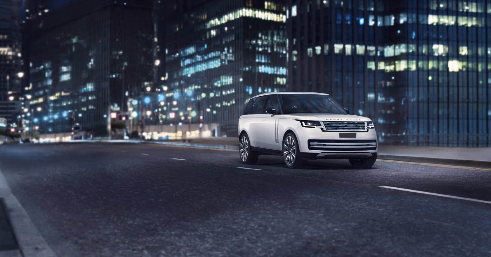 Range Rover — вид сзади в три четверти