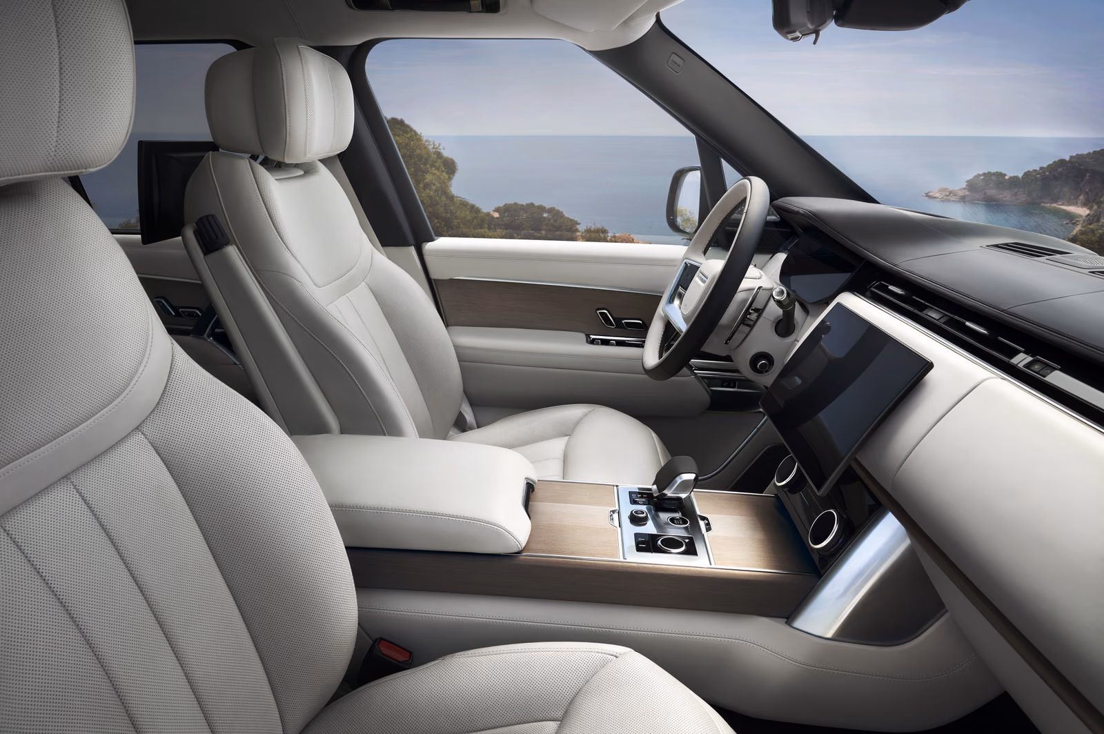 Range Rover — передняя панель и руль