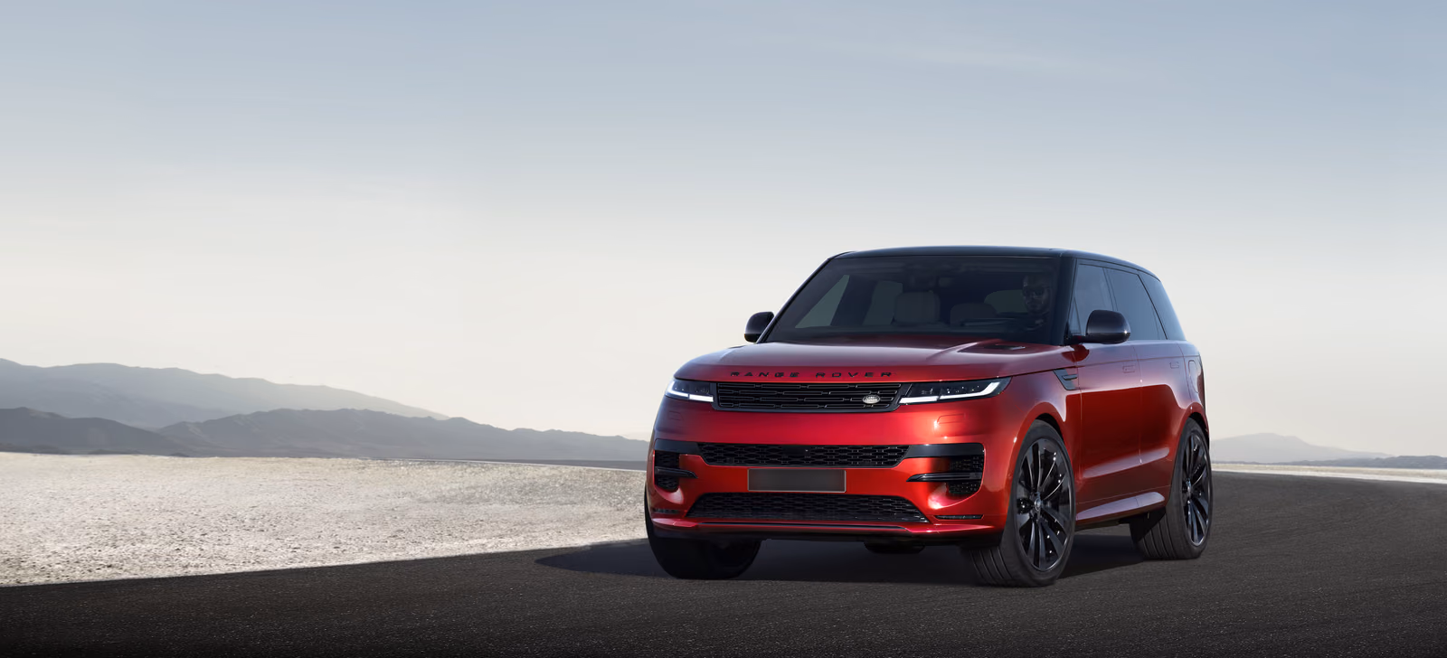 Range Rover Sport — вид сзади