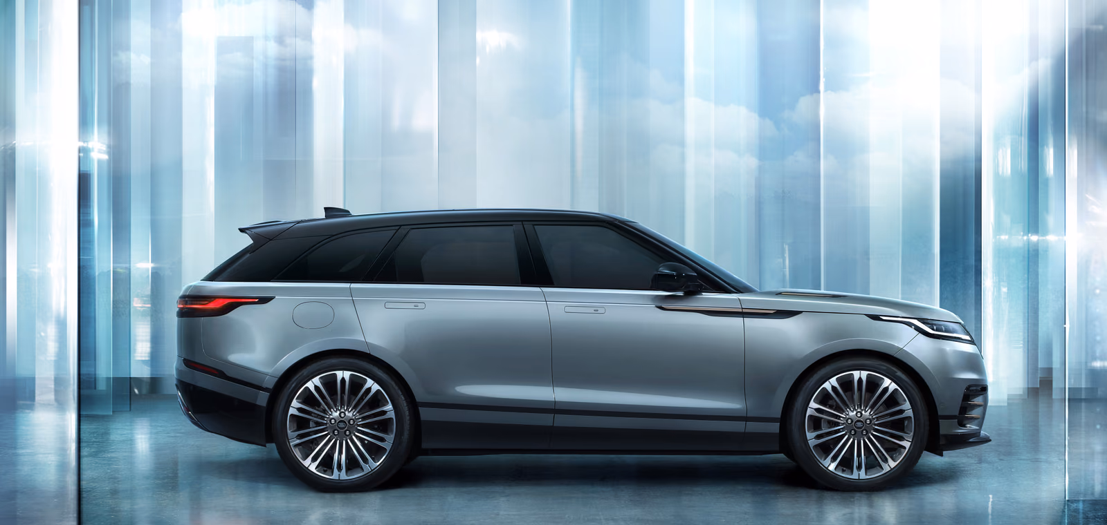 Range Rover Velar — спереди в три четверти
