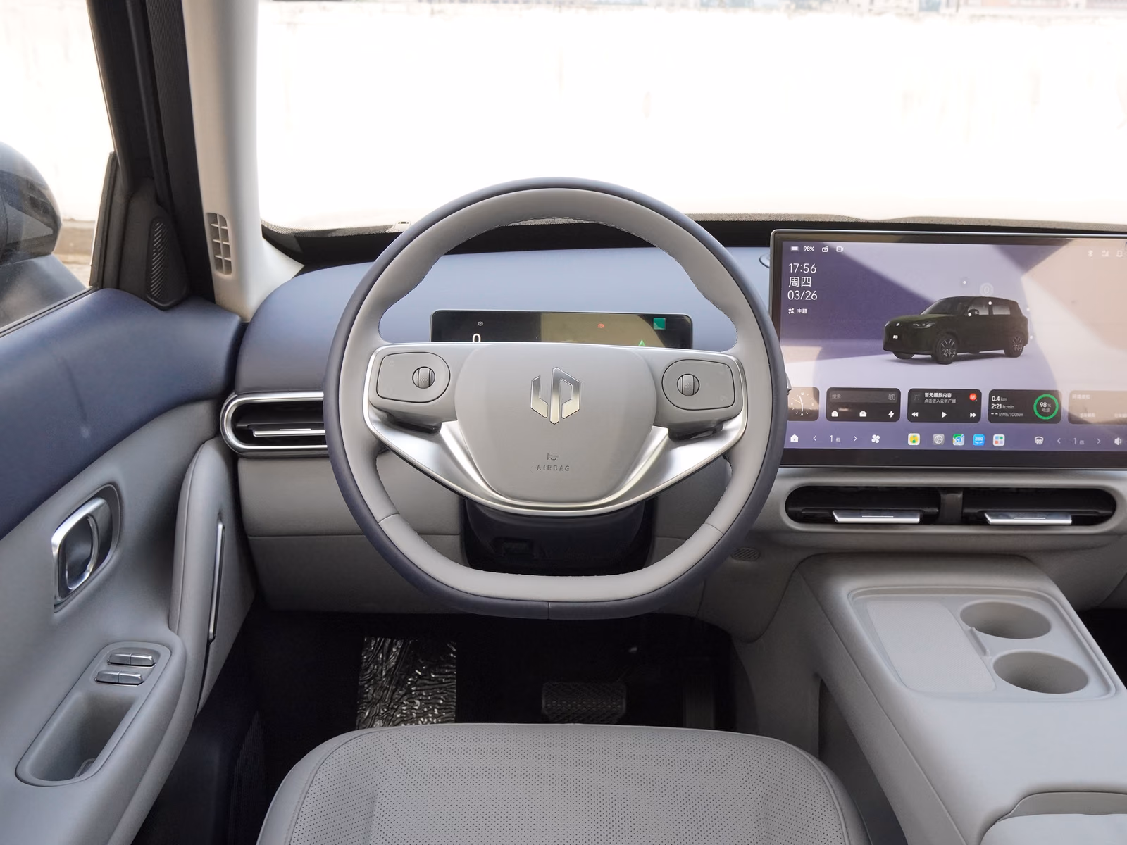 Leapmotor A10 — водительское место