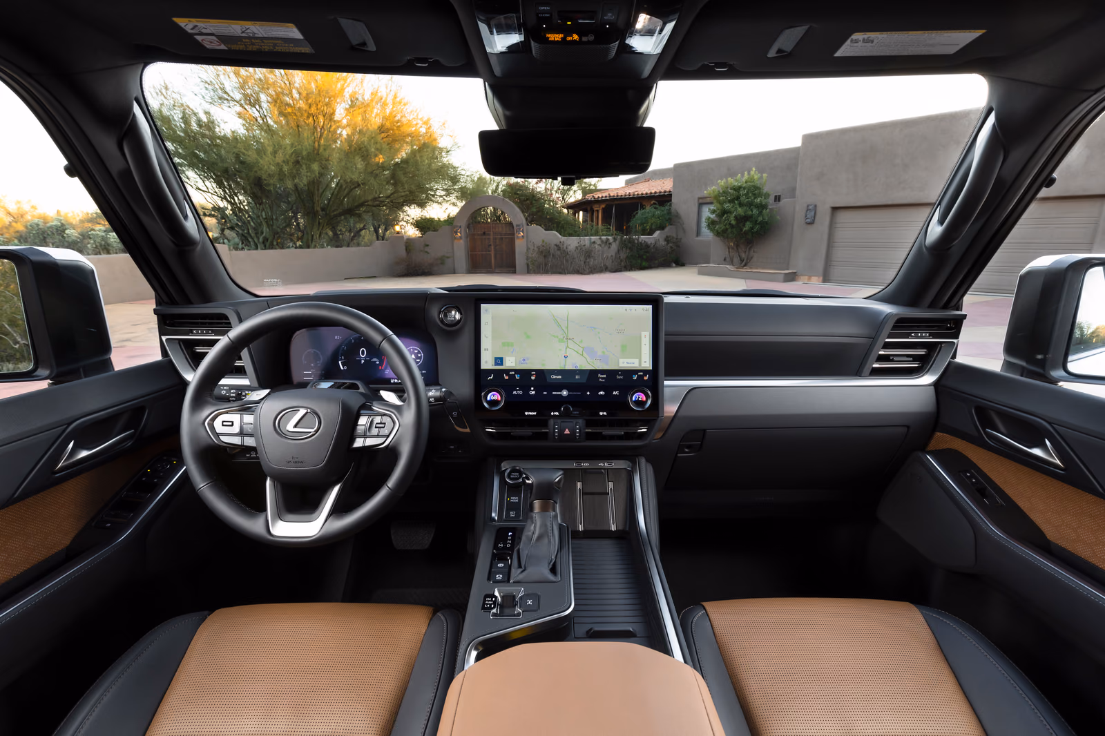 Передняя панель и экран Lexus GX 550