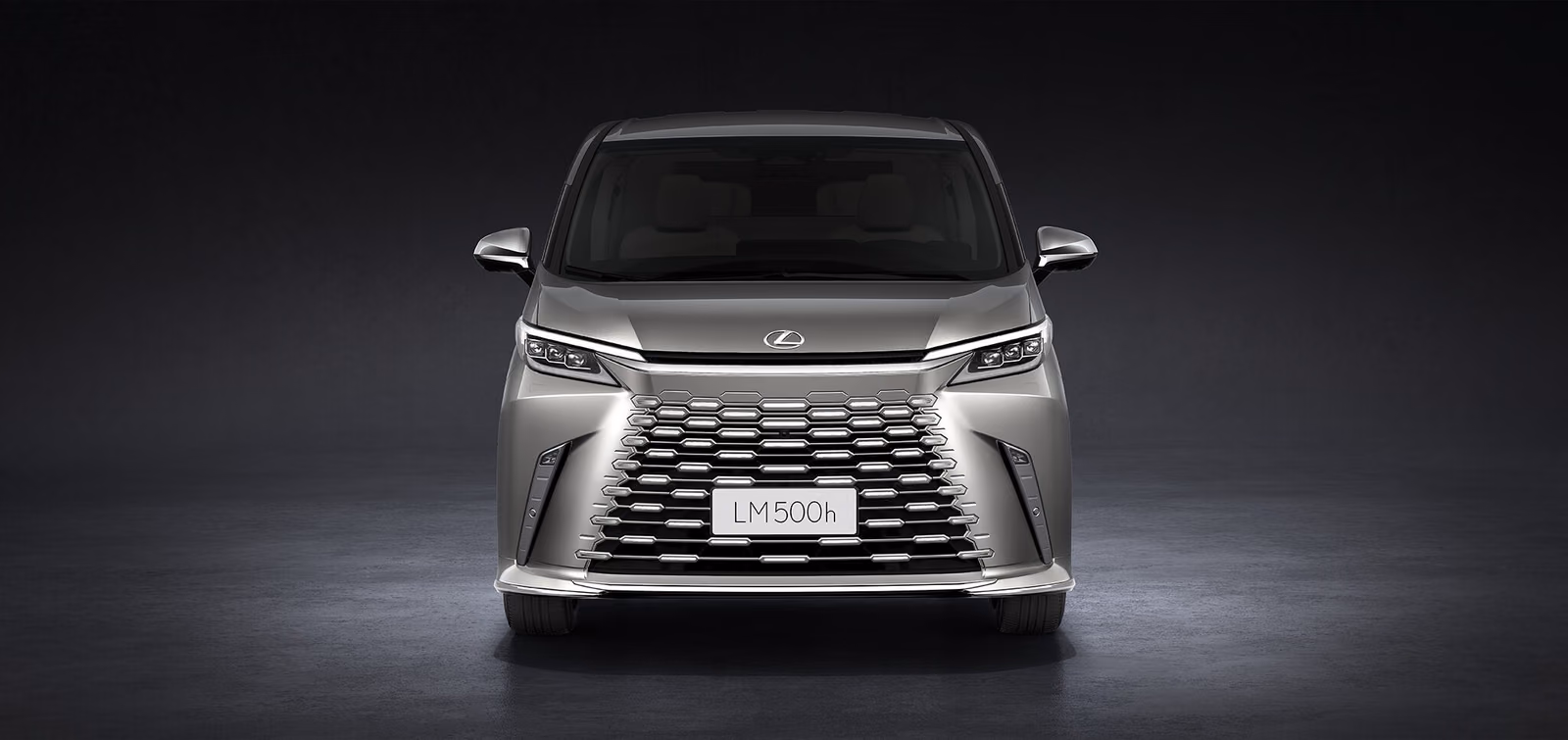 Lexus LM — вид спереди