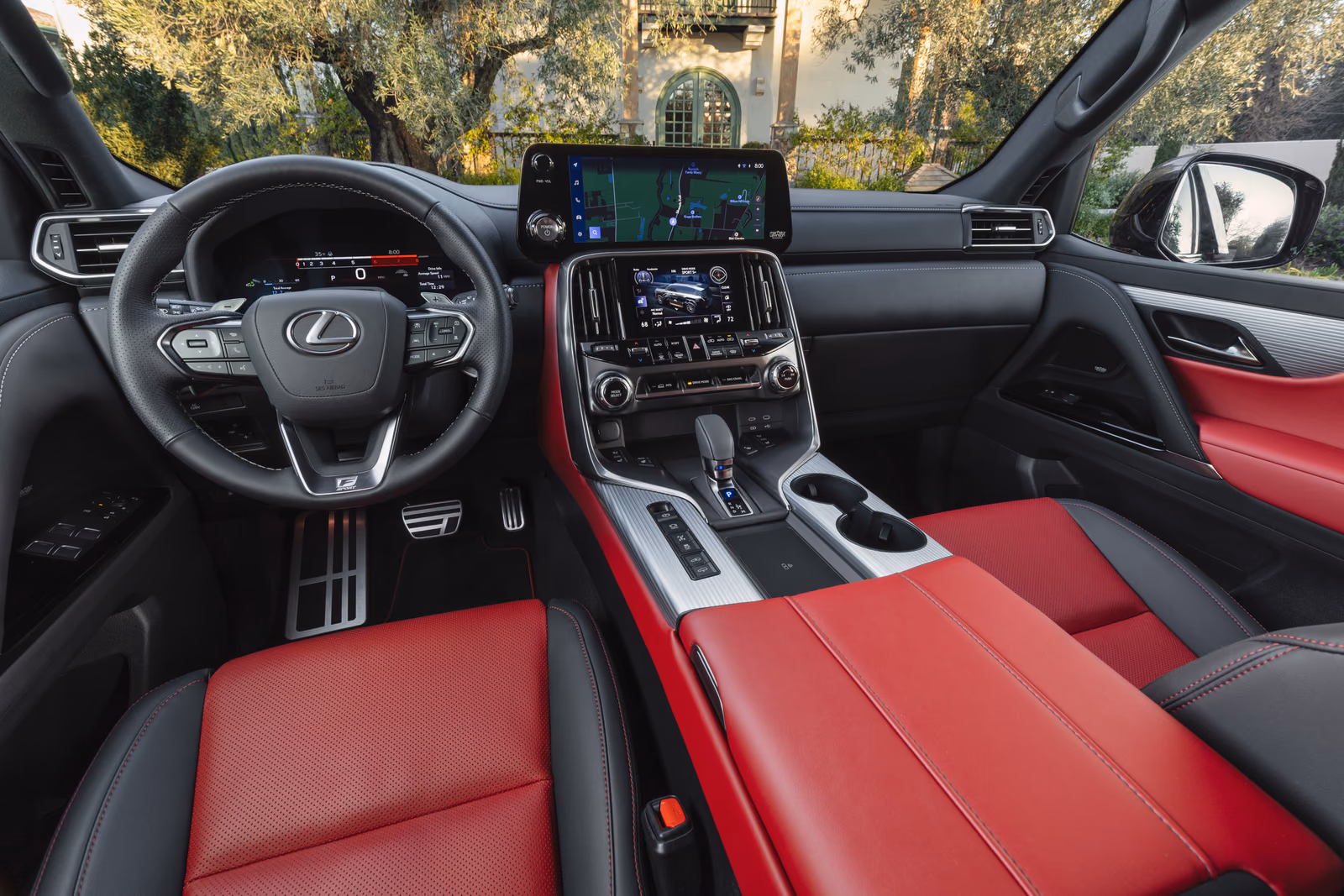 Кокпит Lexus LX 700h F Sport