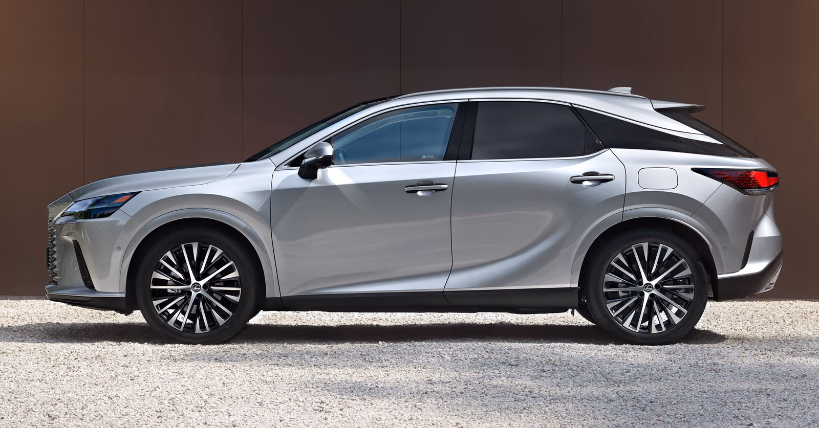 Lexus RX — в студии
