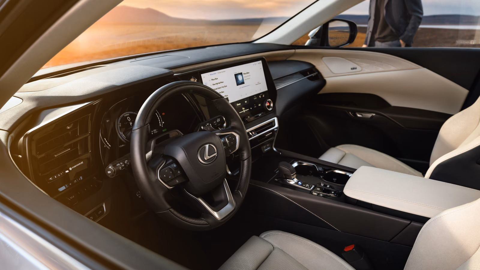 Lexus RX — передняя панель и руль