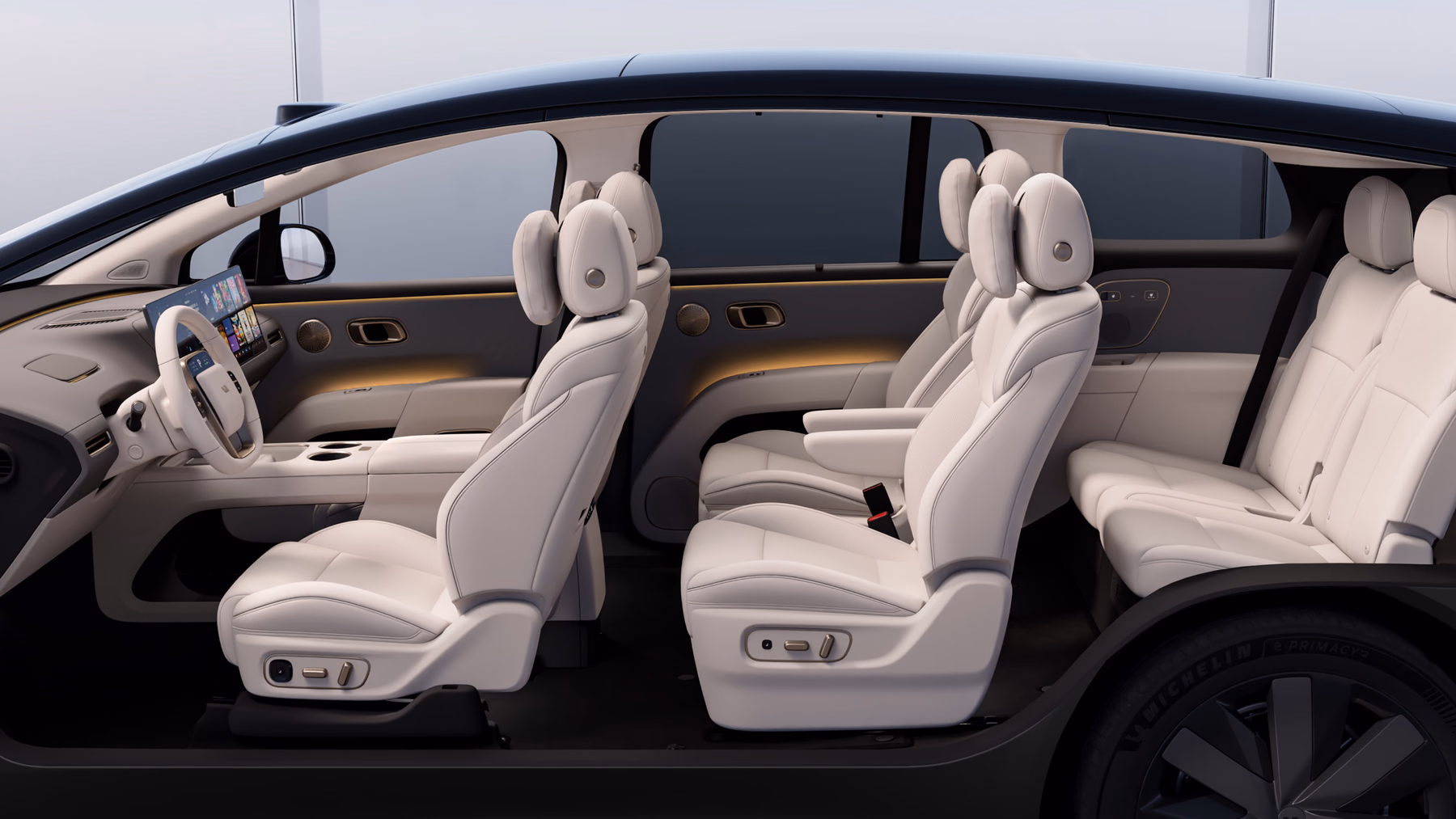 Компоновка шестиместного салона Lixiang i8