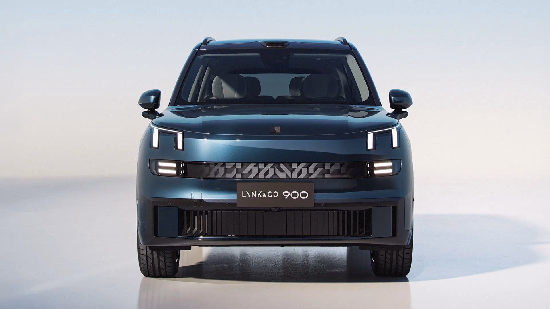 Фронтальный вид Lynk & Co 900