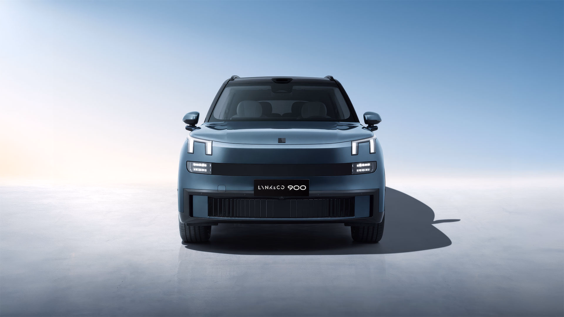 Lynk & Co 900, фронтальный вид в студии