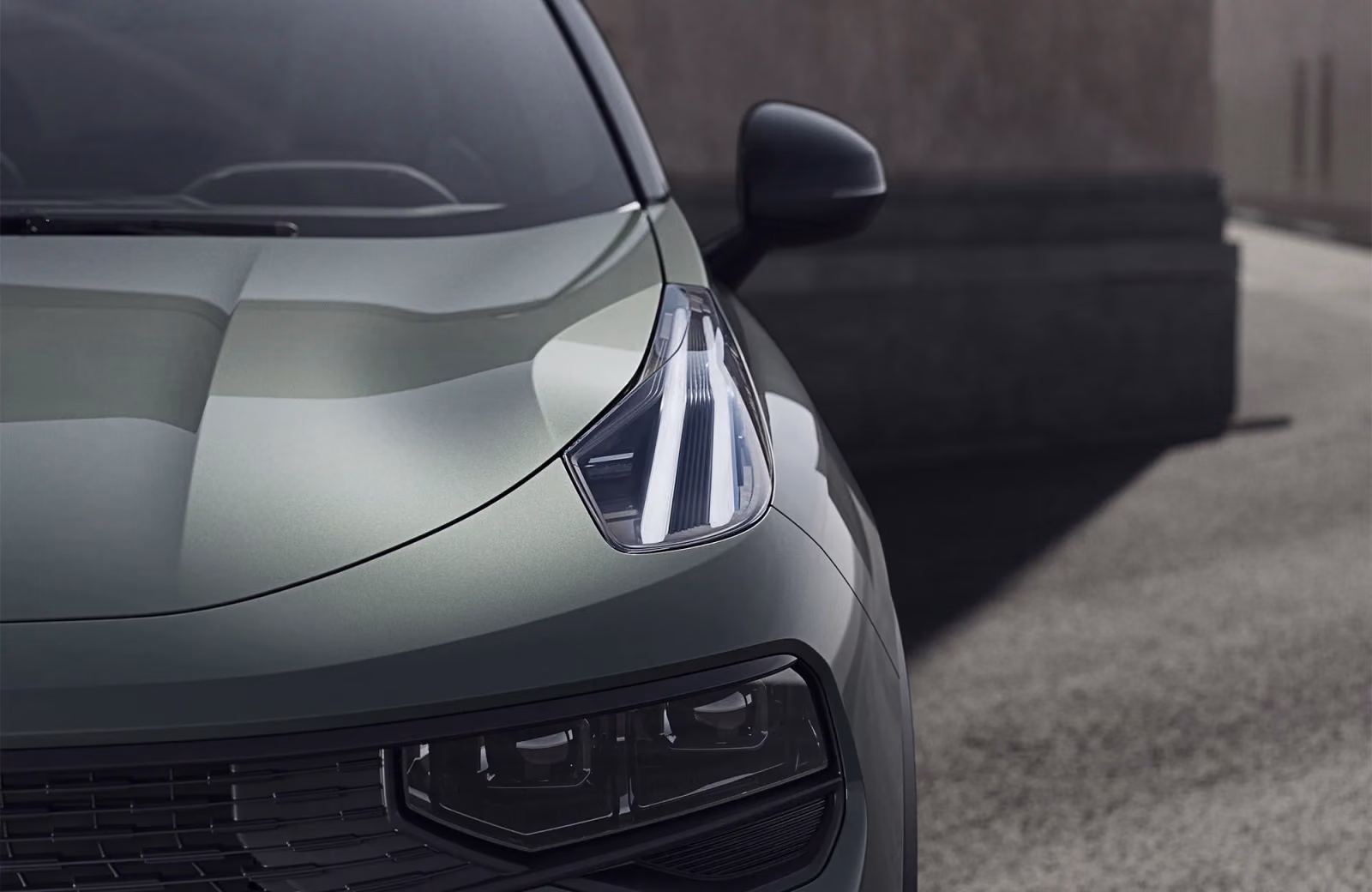 Передняя оптика Lynk & Co 01