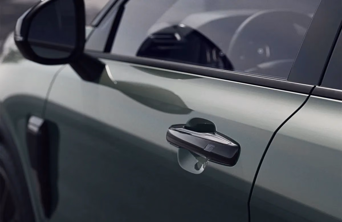 Дверная ручка Lynk & Co 01