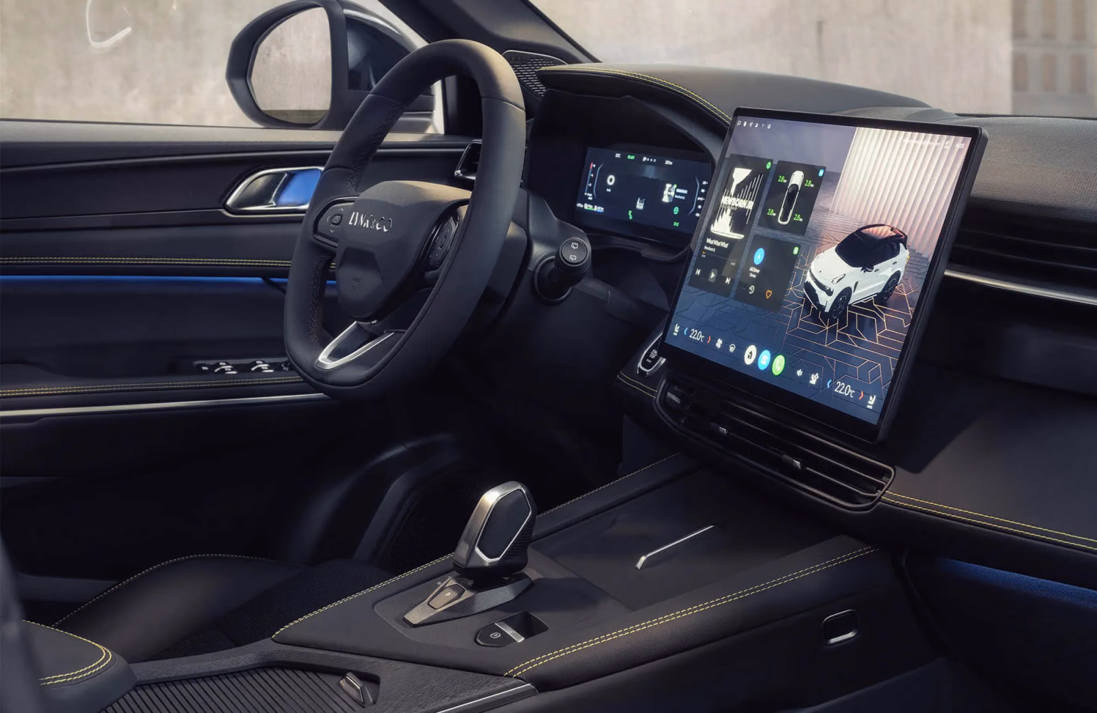 Передняя часть салона Lynk & Co 01