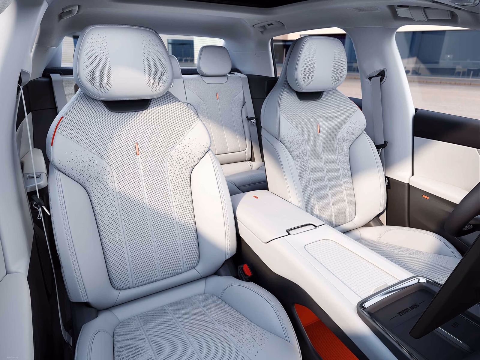 Передние кресла Lynk & Co 07 EM-P