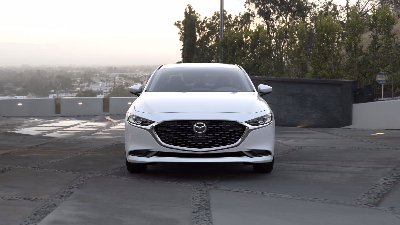 Mazda 3, вид спереди