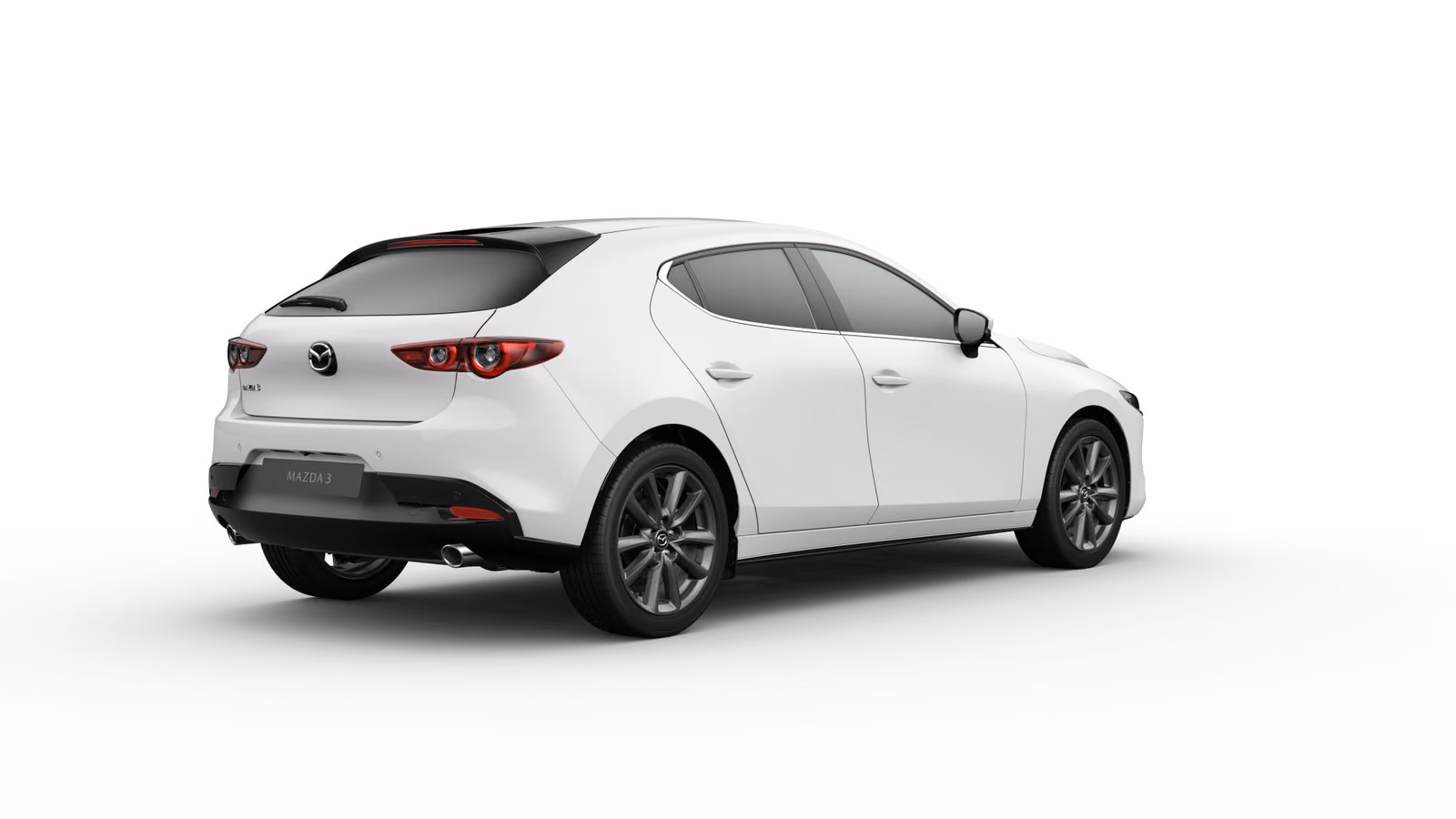 Mazda 3 в студии, вид сзади сбоку