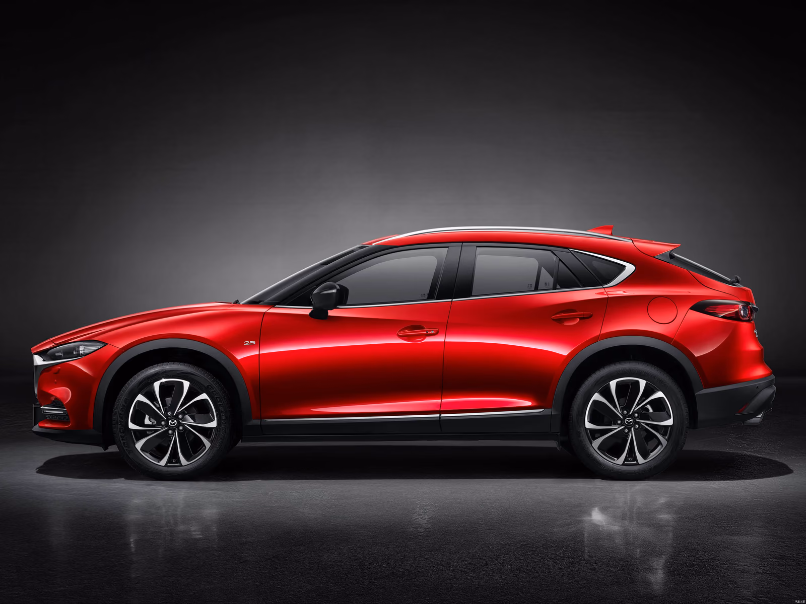 Mazda CX-4 2021 — красный кузов в профиль