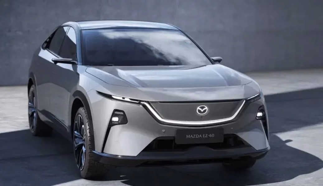 Mazda CX-4 — вид спереди