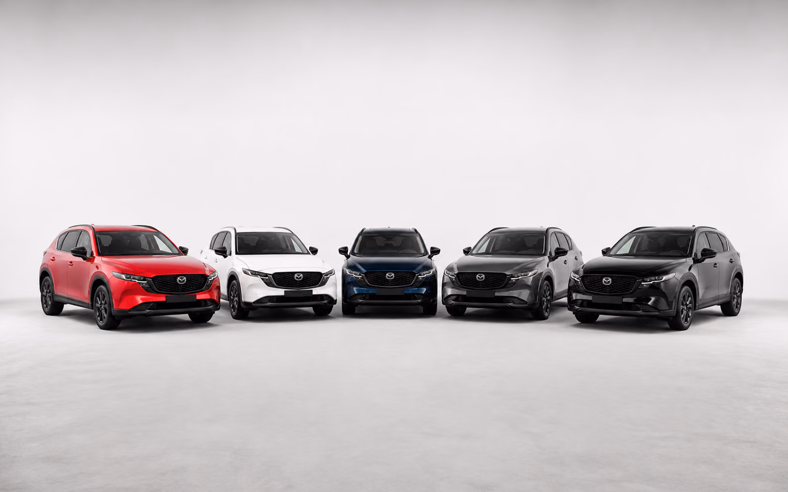 Mazda CX-5 в пяти доступных цветах кузова