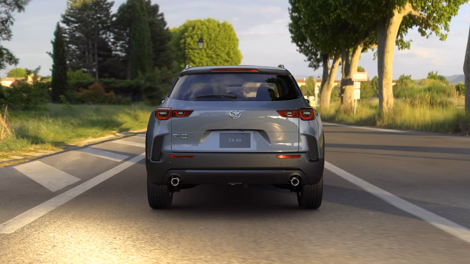 Mazda CX-50, вид сзади