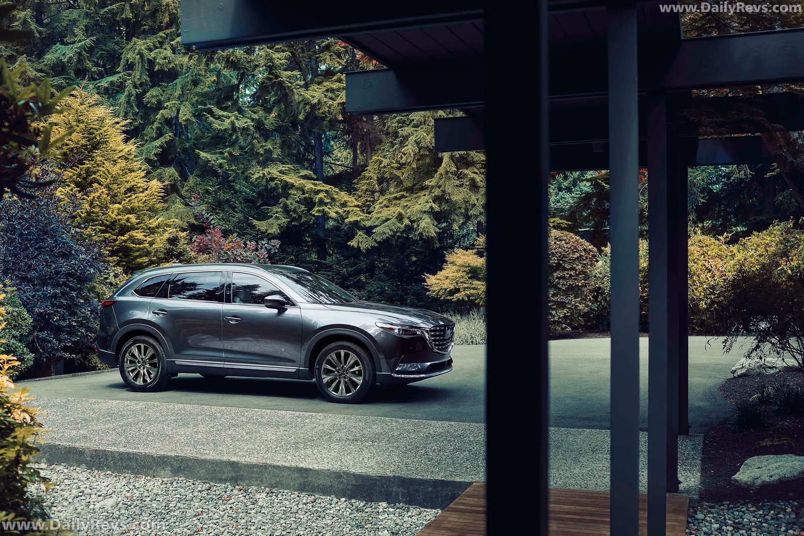 Mazda CX-9 — профиль у дома