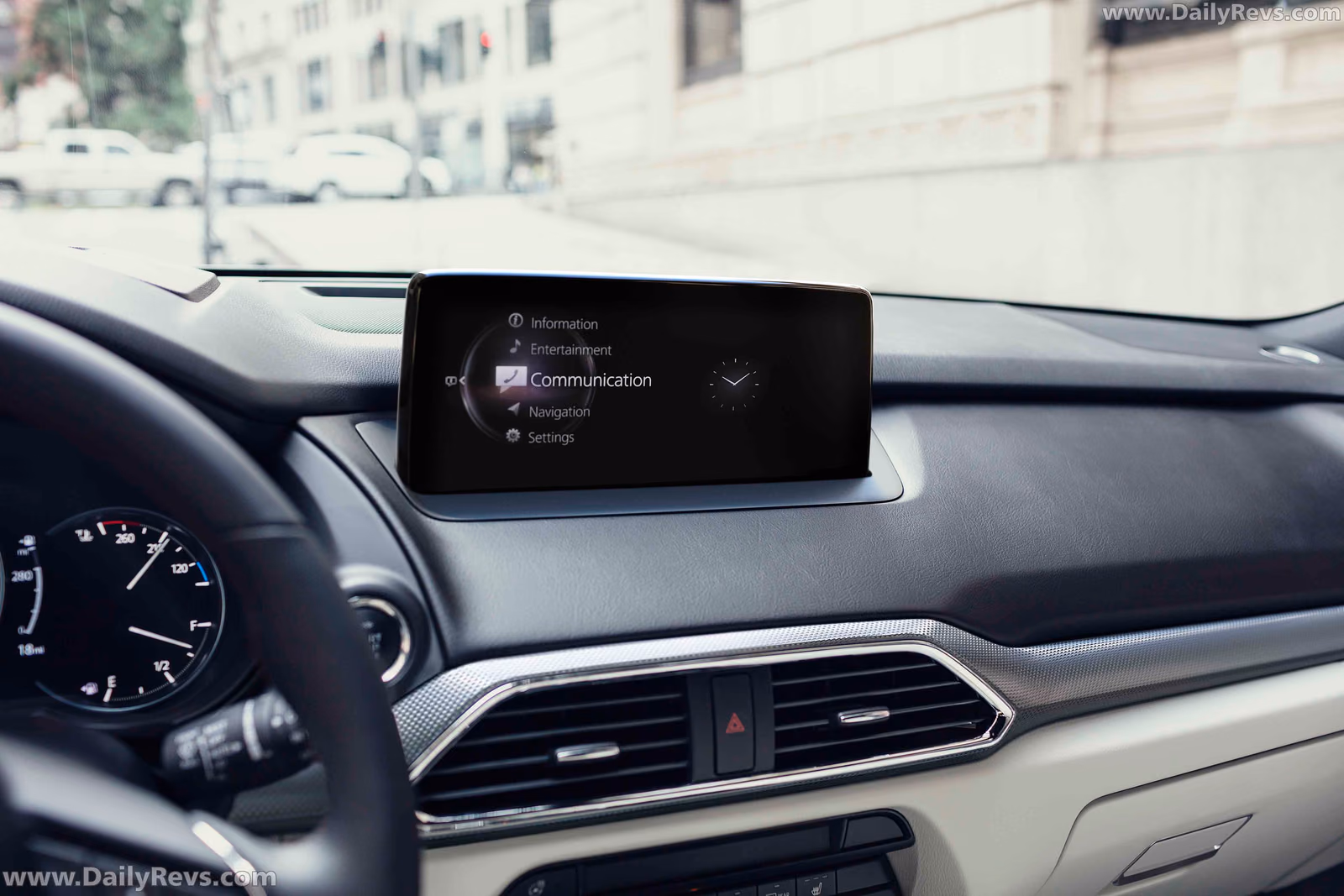 Экран мультимедиа и приборы Mazda CX-9
