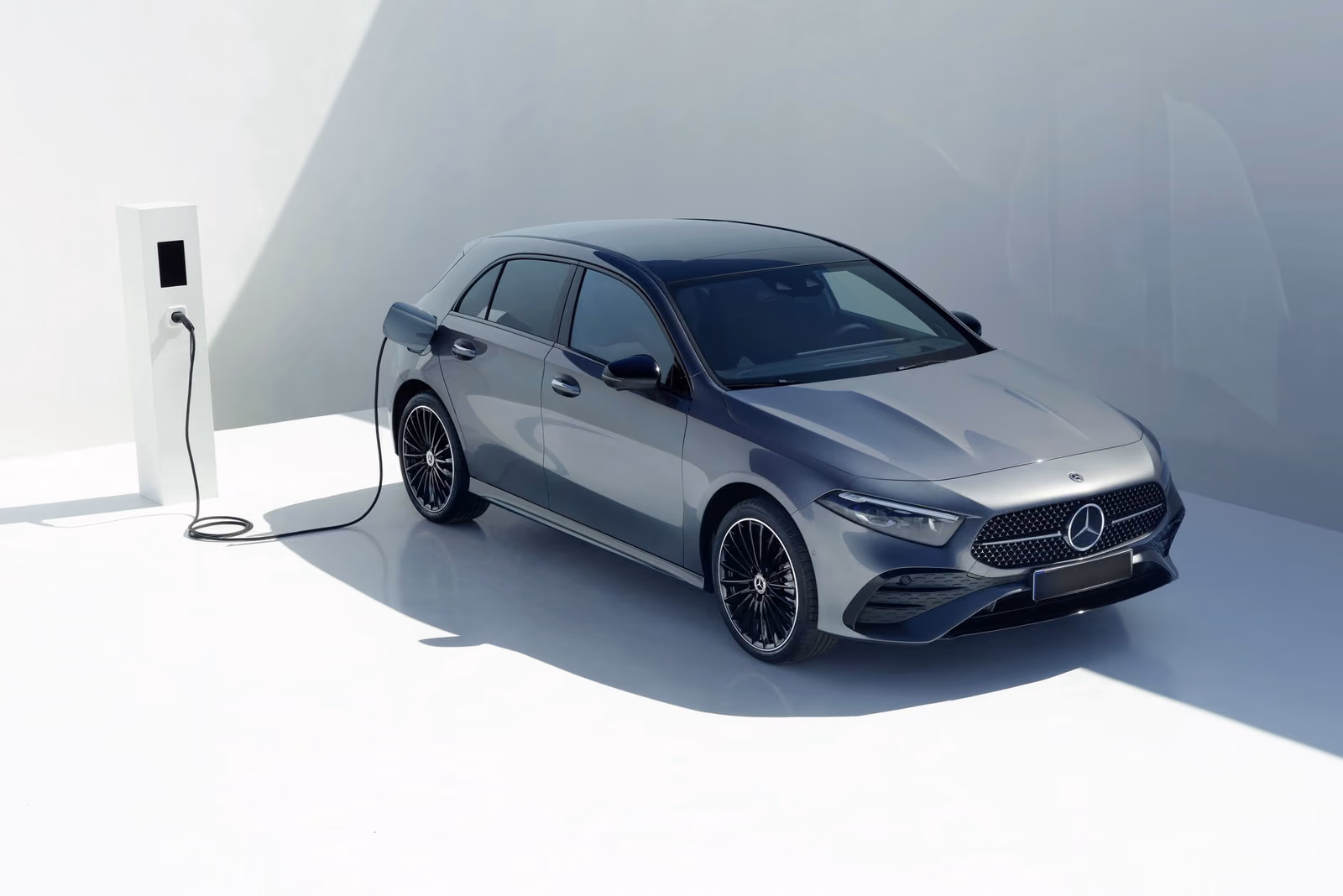 Mercedes-Benz A-Class — вид сбоку
