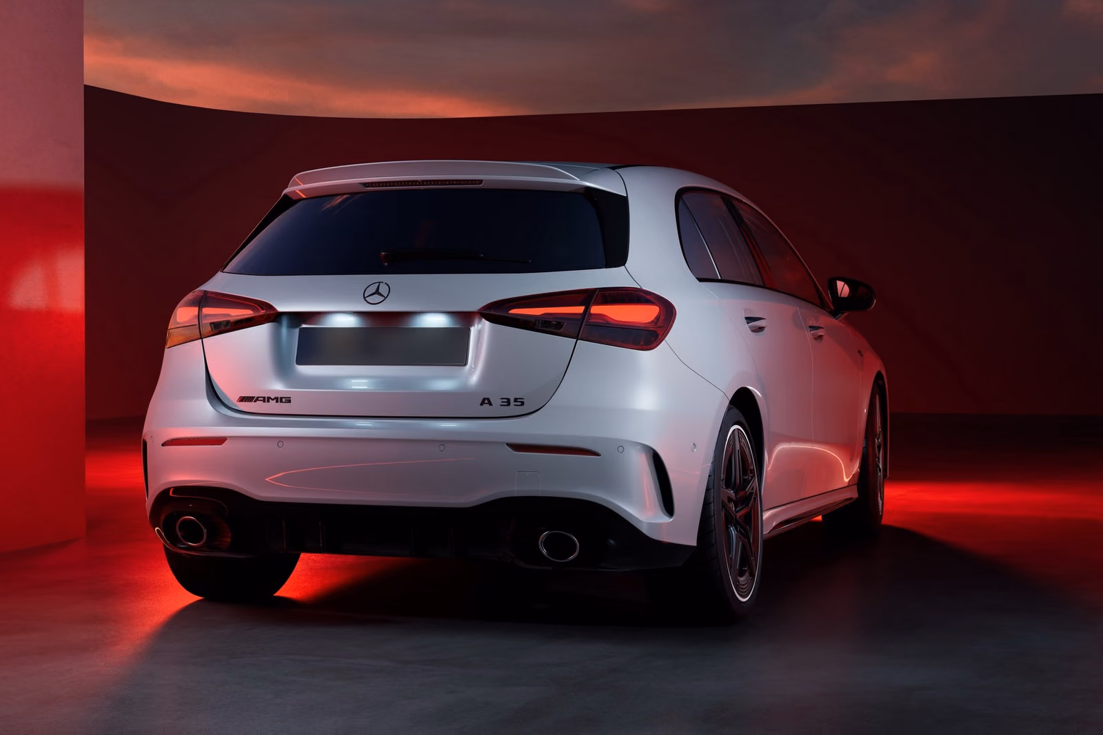 Mercedes-Benz A-Class — спереди в три четверти