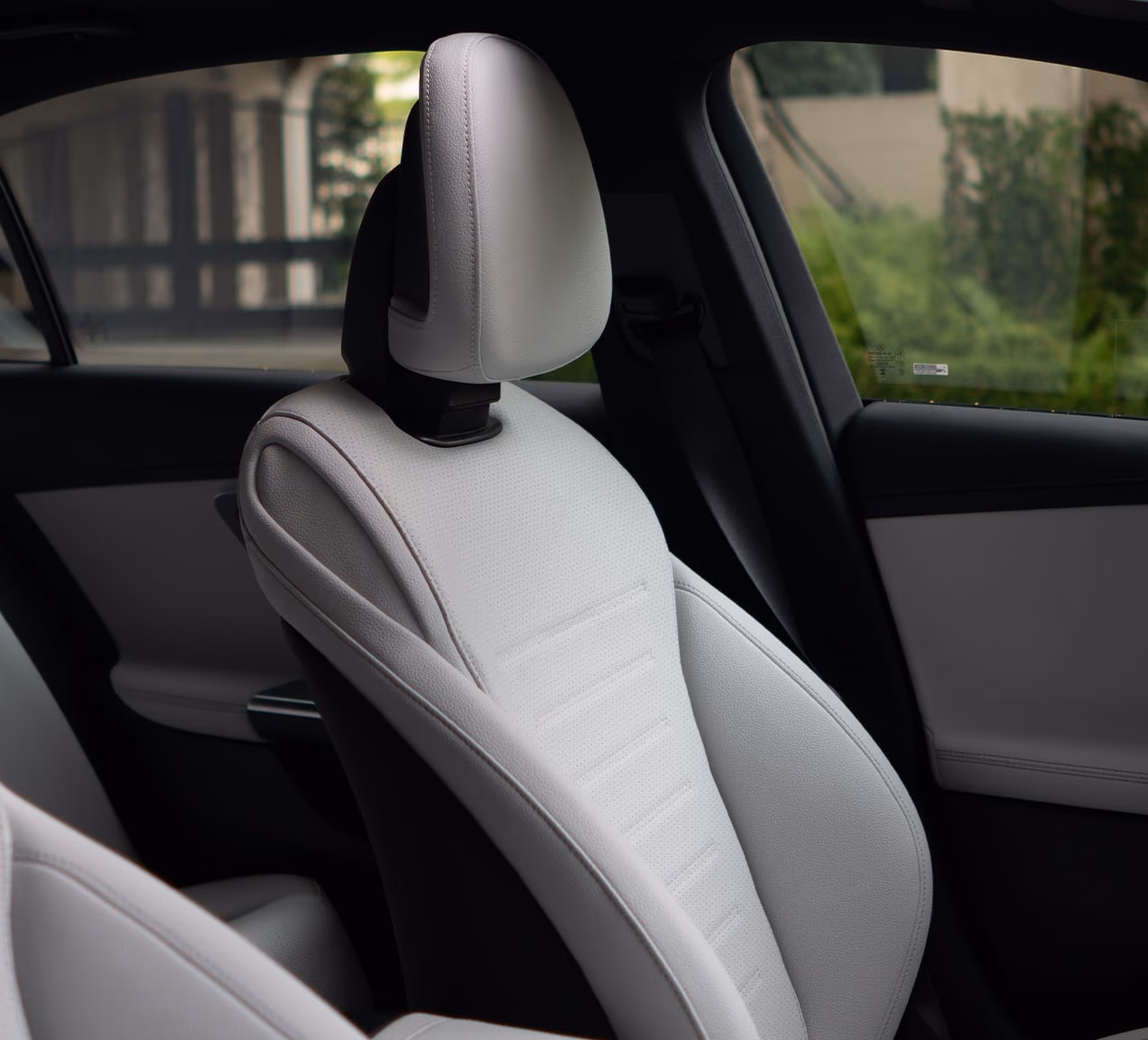 Передние кресла Mercedes-Benz C-класса