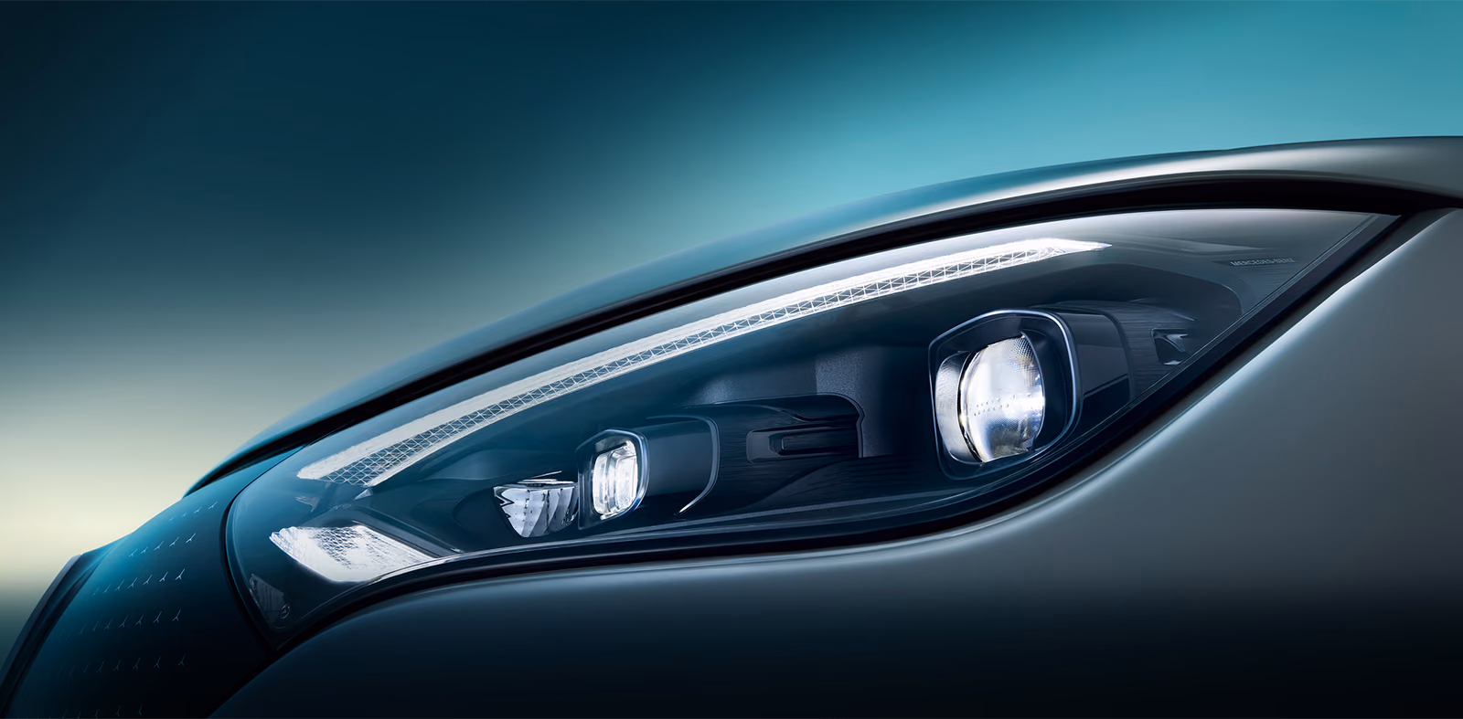 Цифровая светодиодная фара Mercedes-Benz EQE