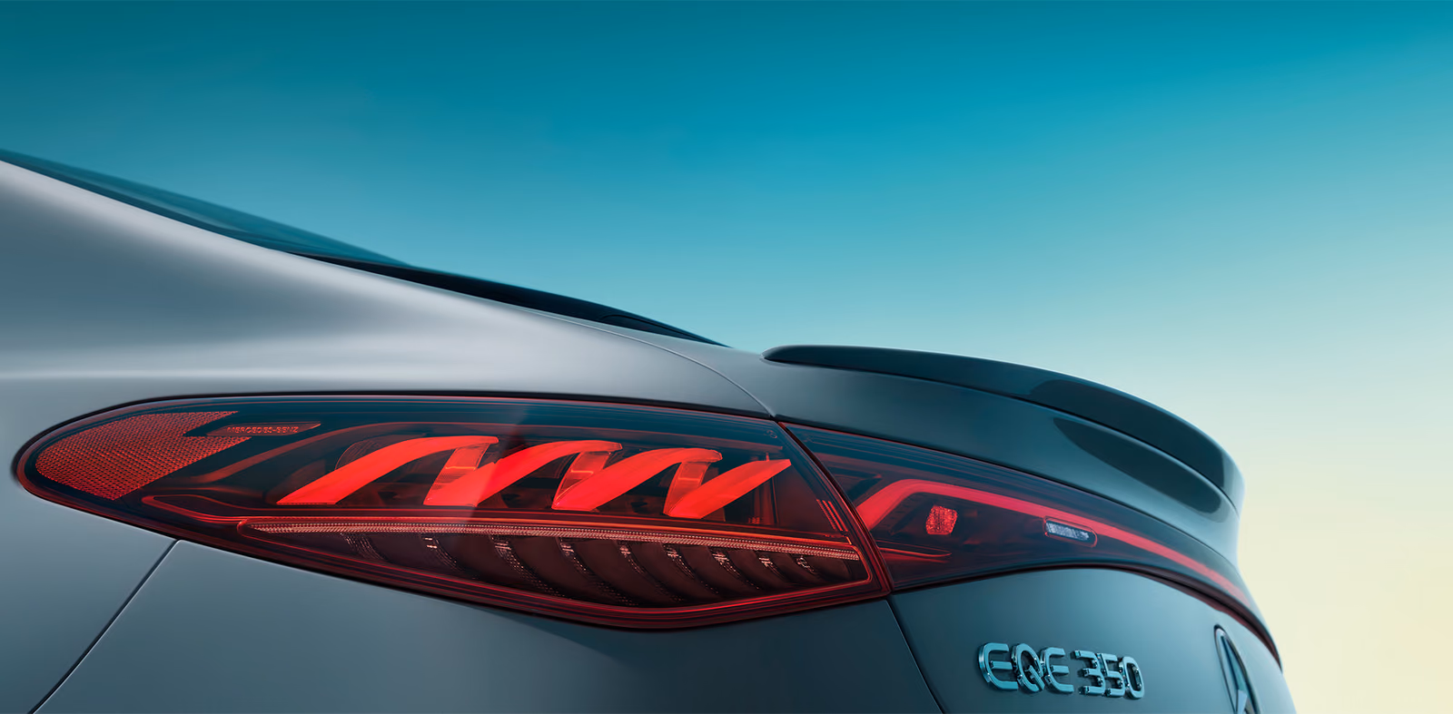 Задний фонарь Mercedes-Benz EQE