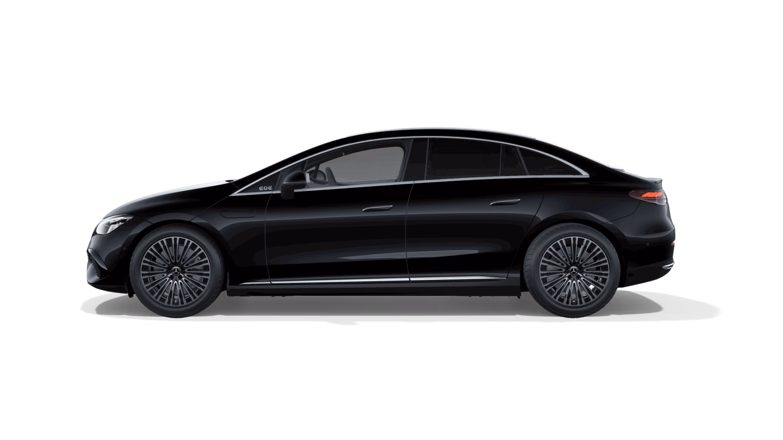 Mercedes-Benz EQE в профиль