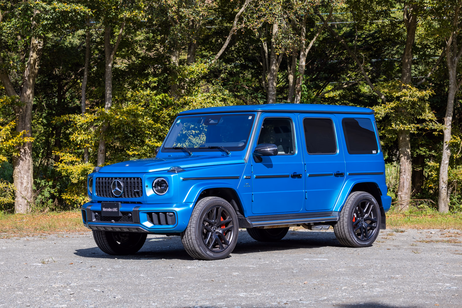 Mercedes-AMG G 63 нового модельного года на открытой дороге