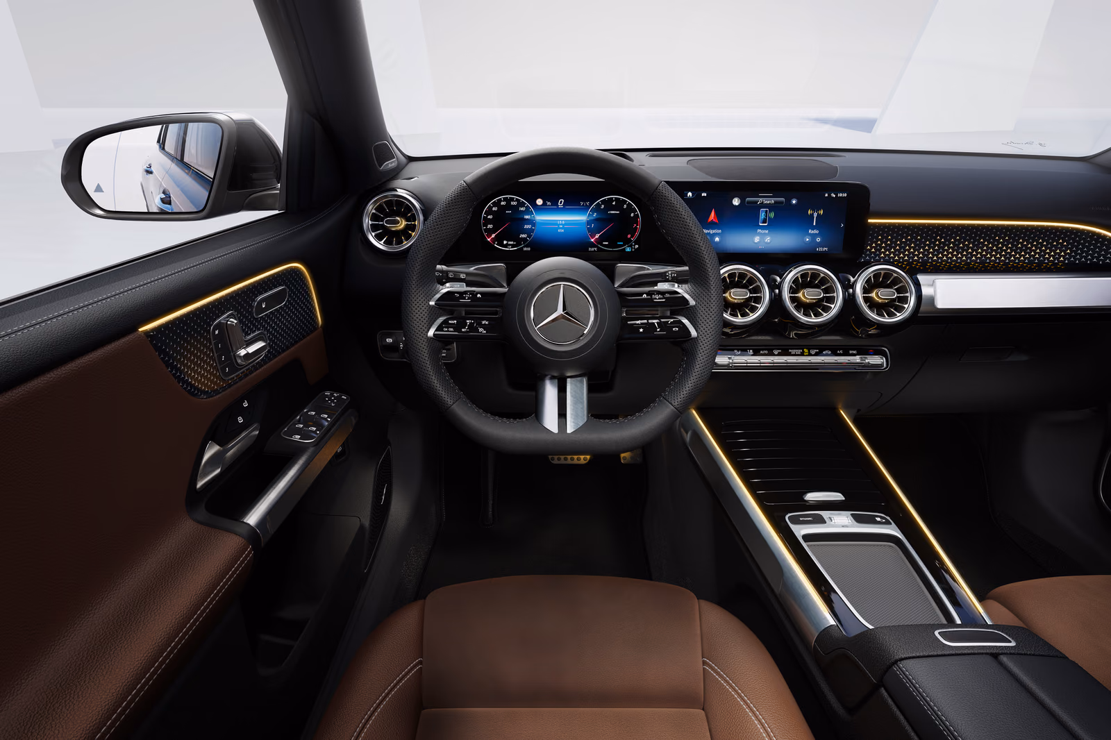 Передняя панель и руль Mercedes-Benz GLB