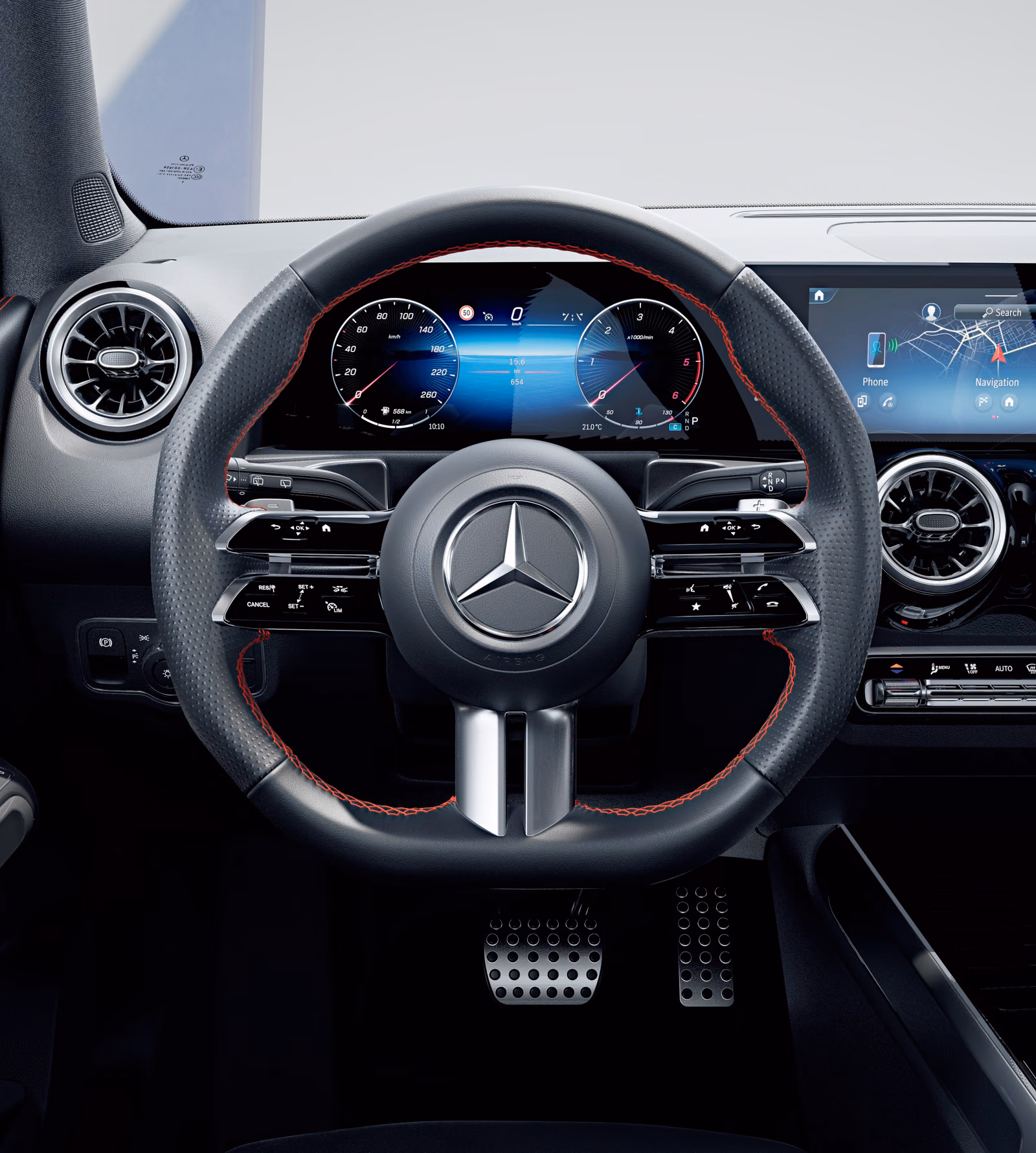 Руль и цифровые дисплеи Mercedes-Benz GLB
