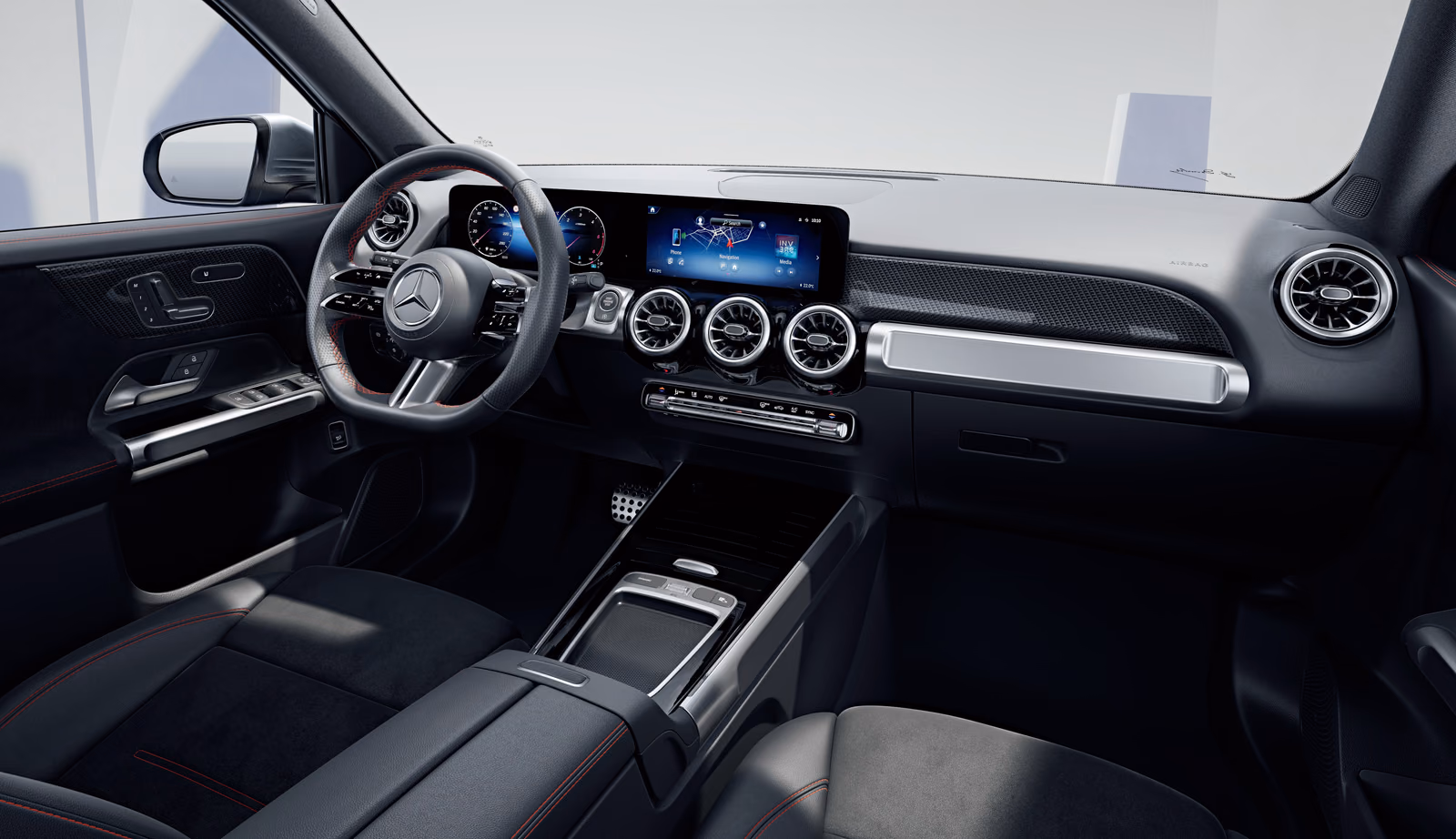 Чёрный интерьер рестайлингового Mercedes-Benz GLB