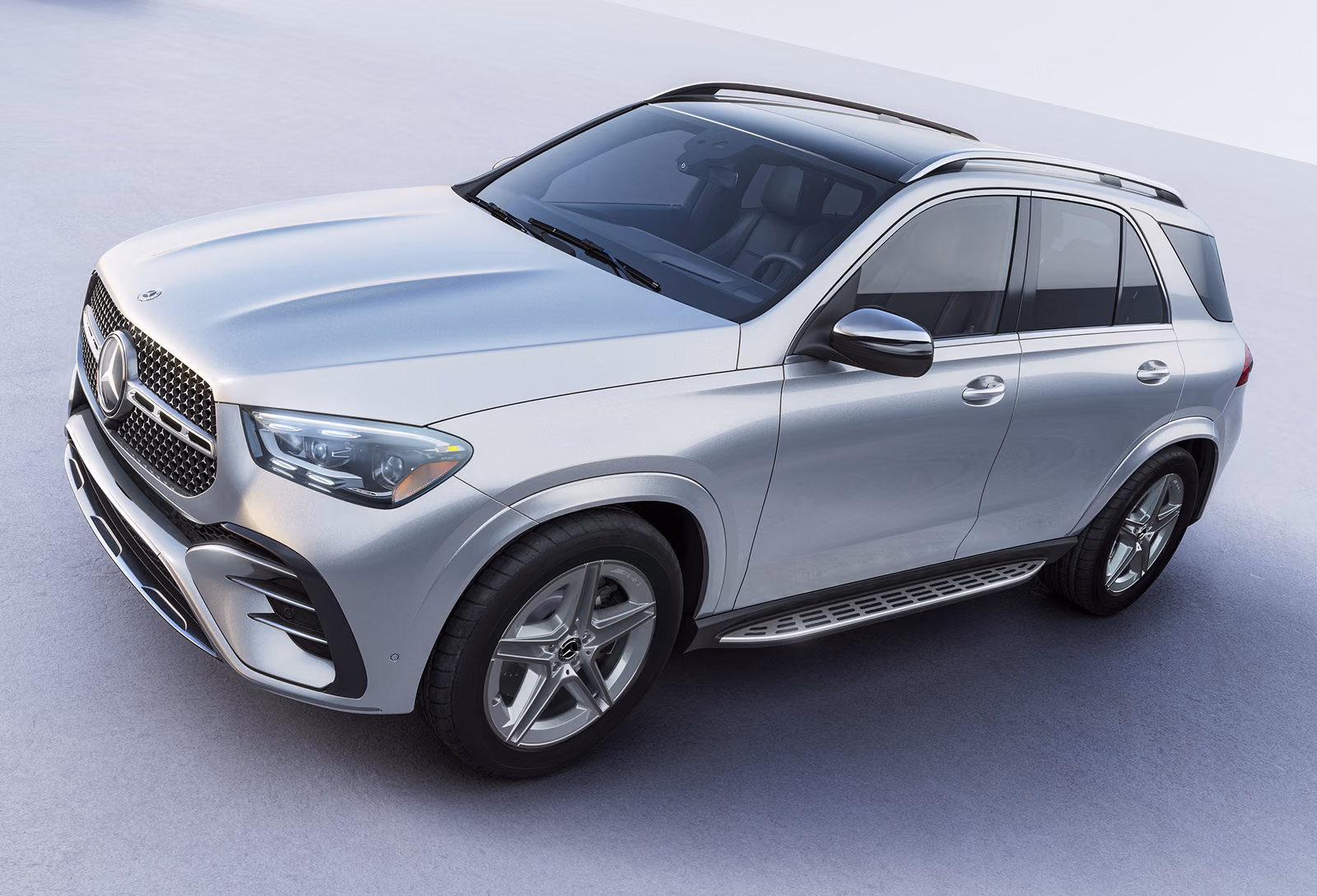 Mercedes-Benz GLE спереди в три четверти