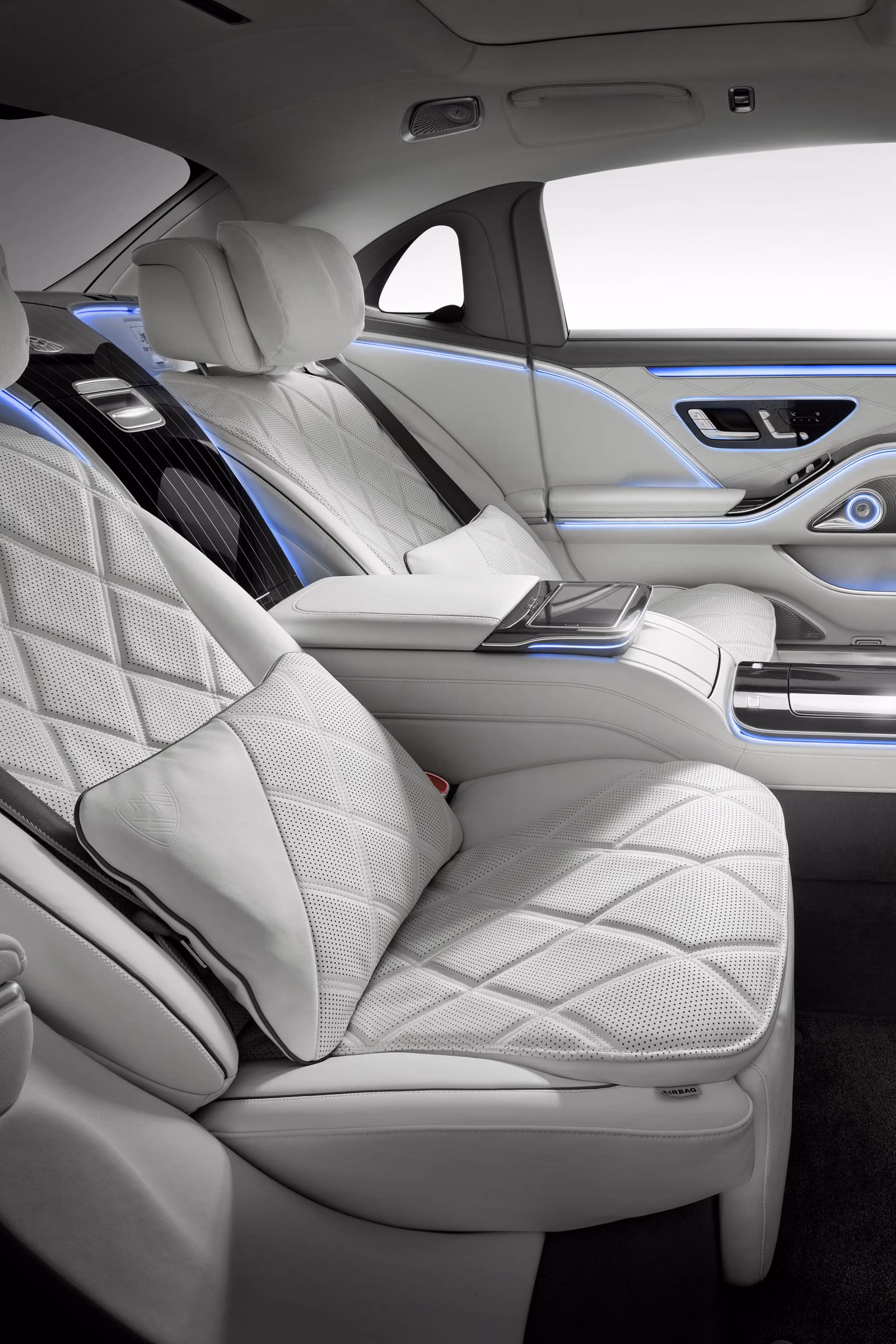 Раздельные задние кресла Mercedes-Maybach S-Class Z223