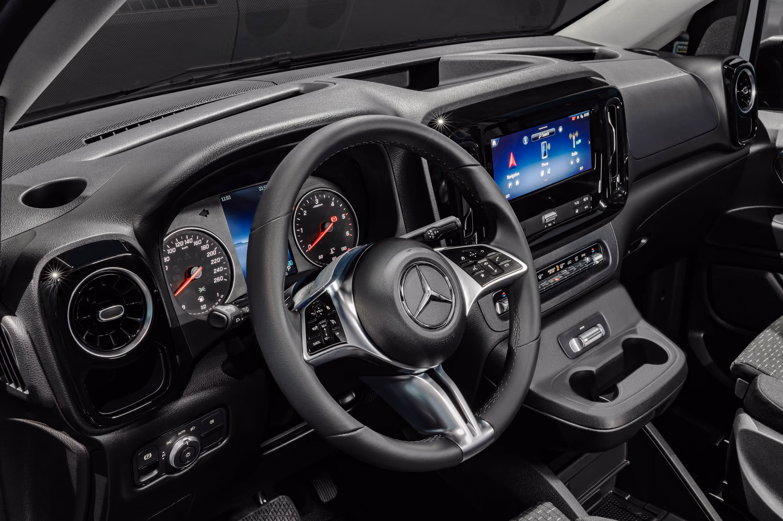 Передняя панель и руль Mercedes-Benz Vito 2024