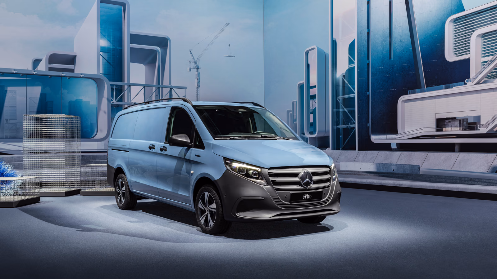 Фургон Mercedes-Benz Vito на выставочной площадке