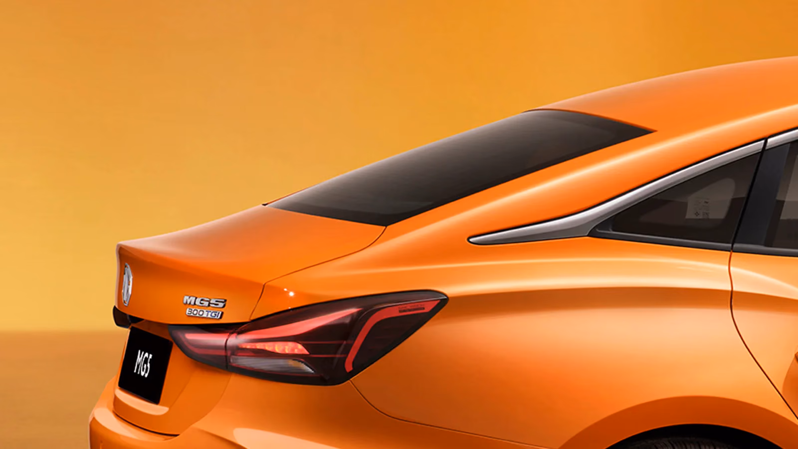 MG 5 — задняя светотехника и линия крыши