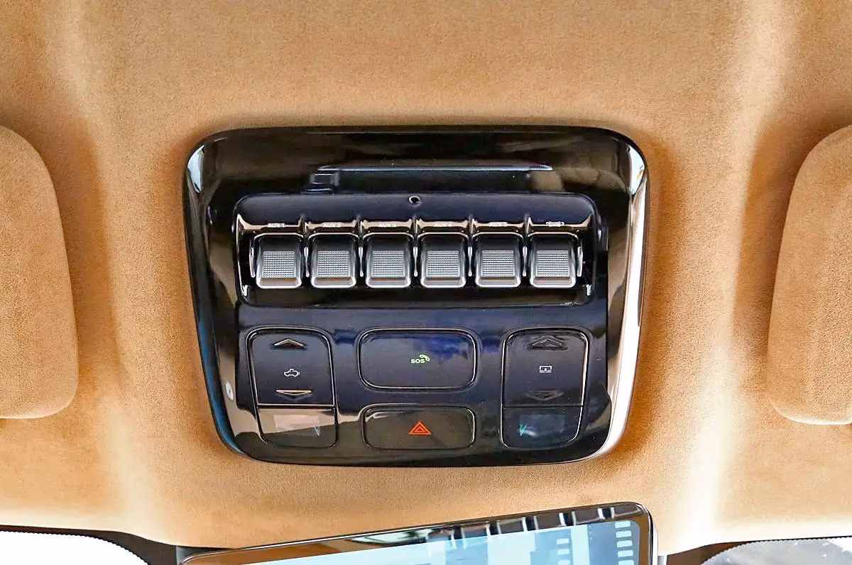 Потолочная консоль Mhero 817