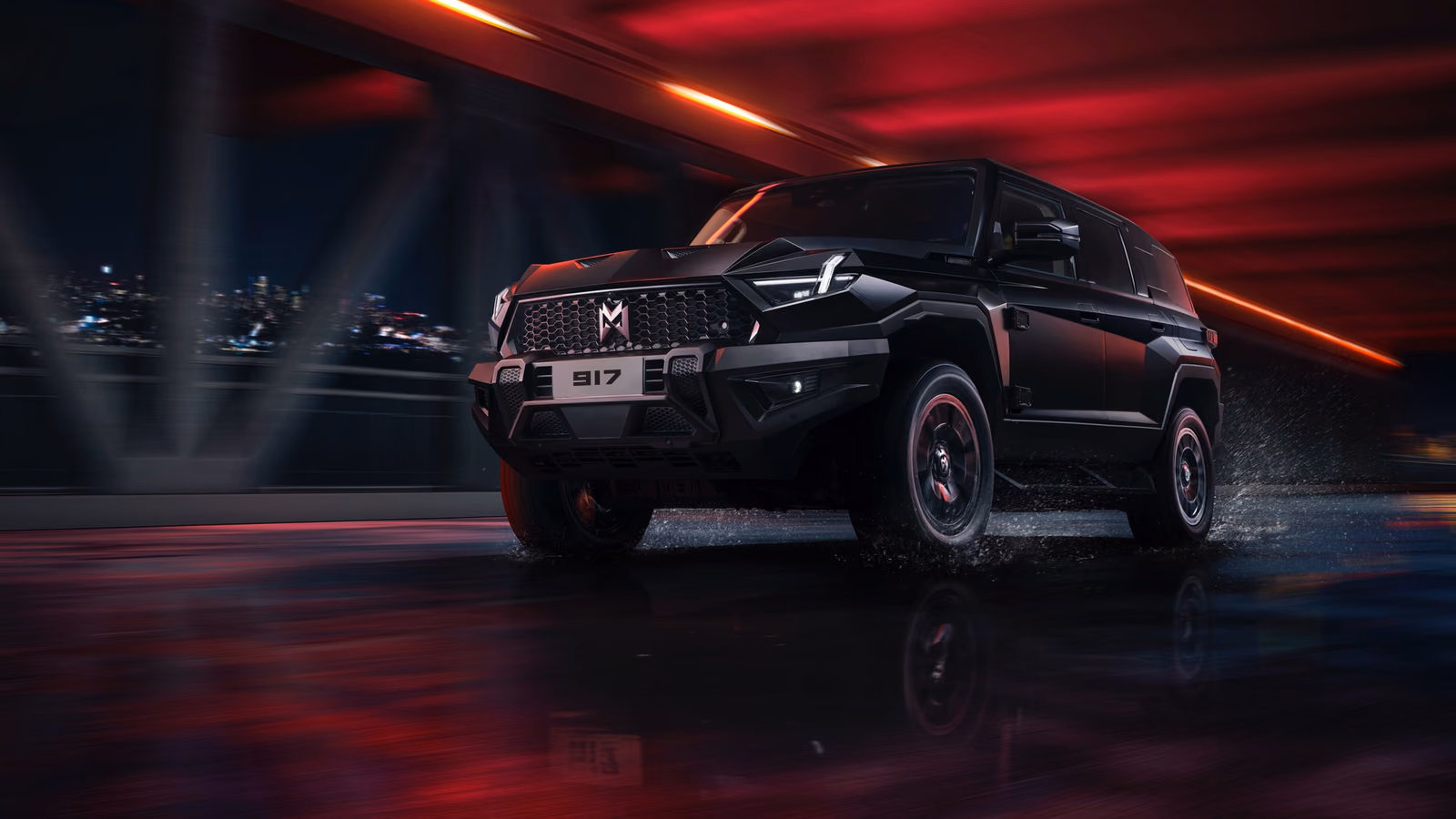 Mhero 917 в ночном городе