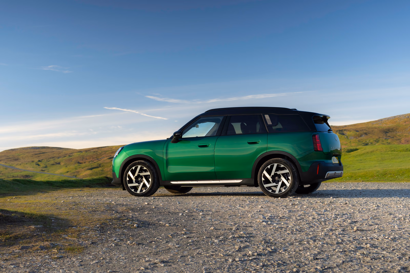 Профиль MINI Countryman нового поколения