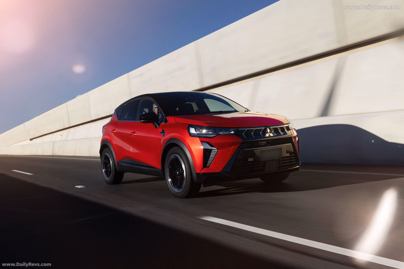 Mitsubishi ASX в движении по трассе
