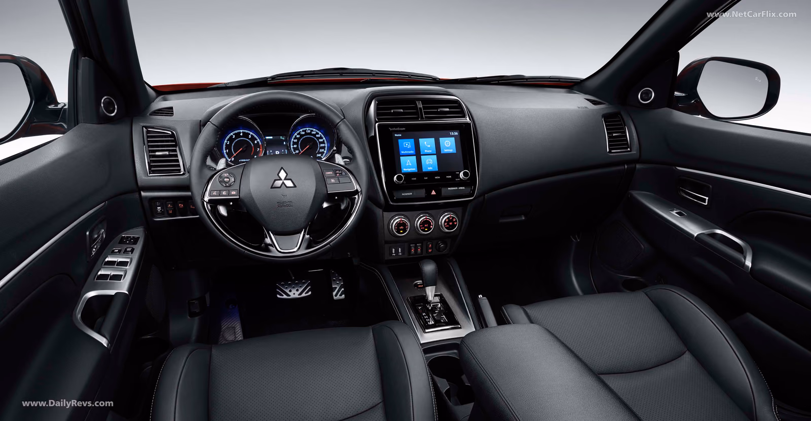 Салон Mitsubishi ASX — передняя панель и экран 8 дюймов