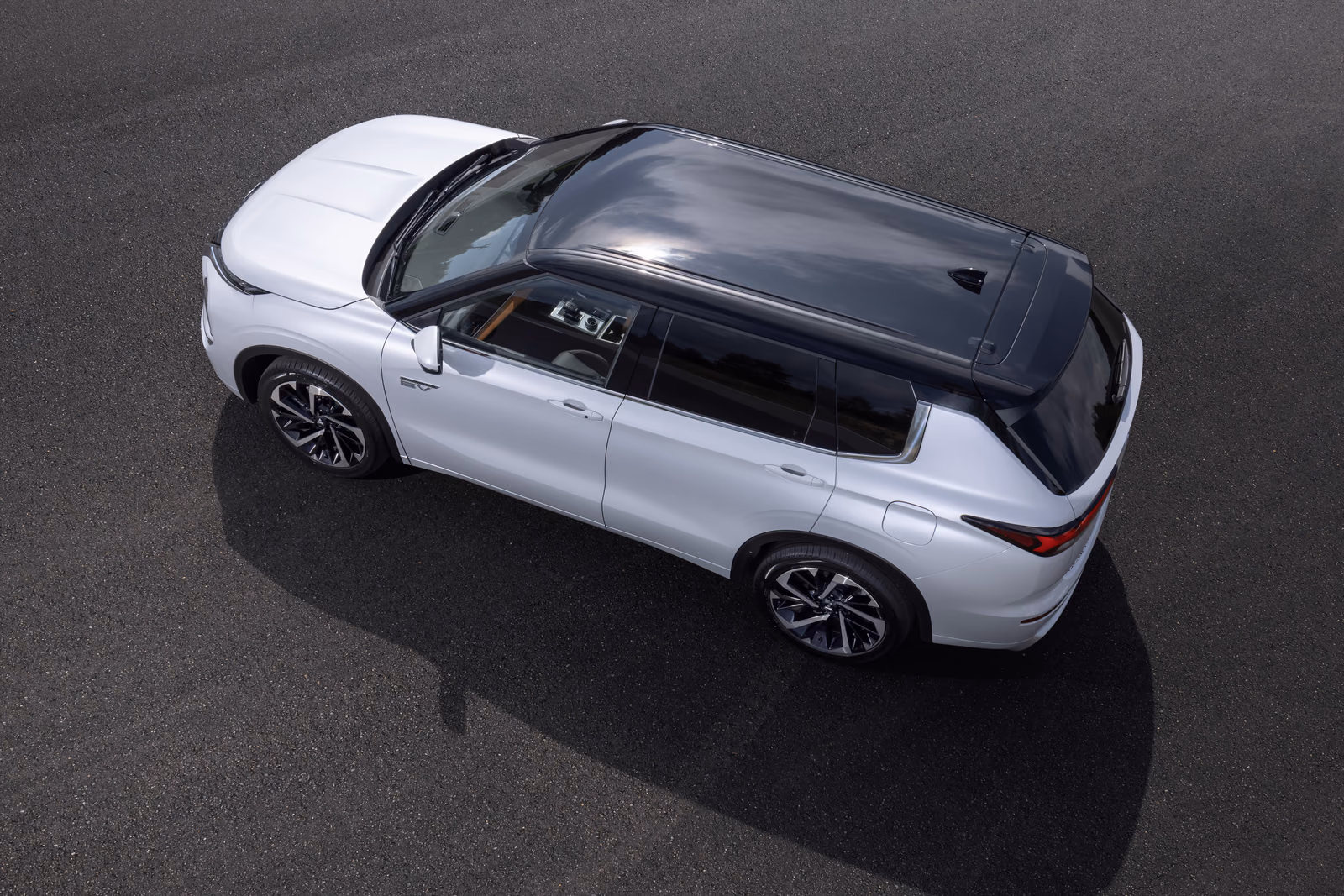 Mitsubishi Outlander — на природе