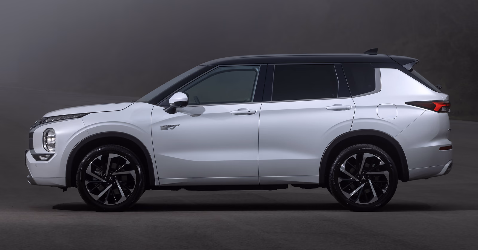 Mitsubishi Outlander — в студии